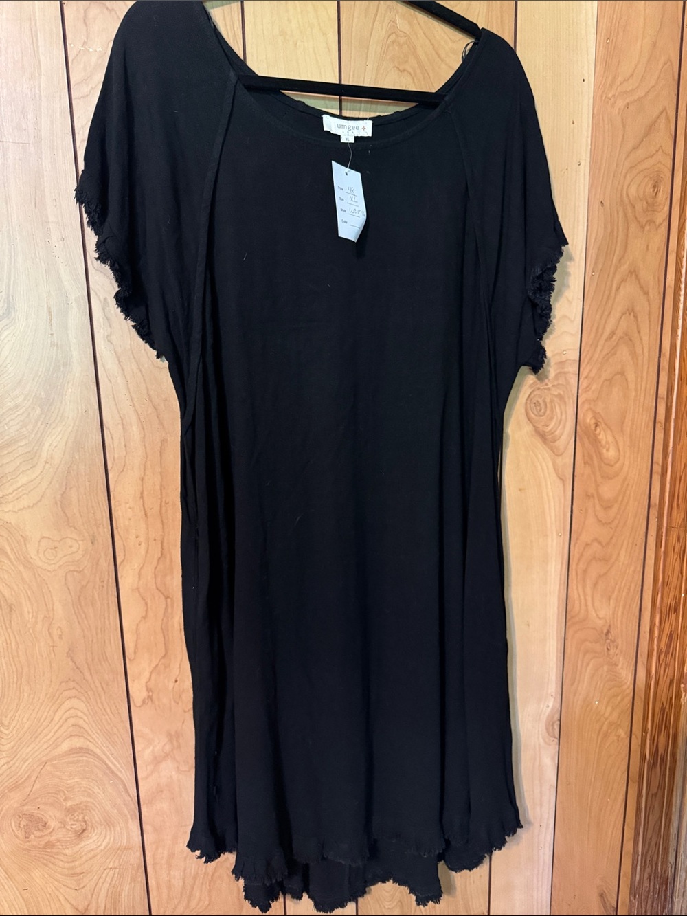 Umgee Black Short Sleeve Raw-Edge Tunic